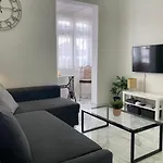 アパート Charming Townhouse In By Assetflow Pro スリーマ