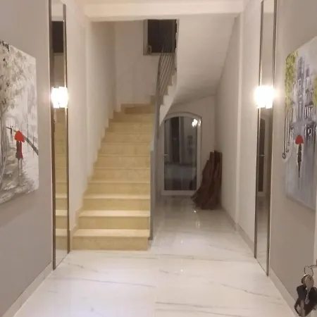 Charming Townhouse In By Assetflow Pro 아파트 *