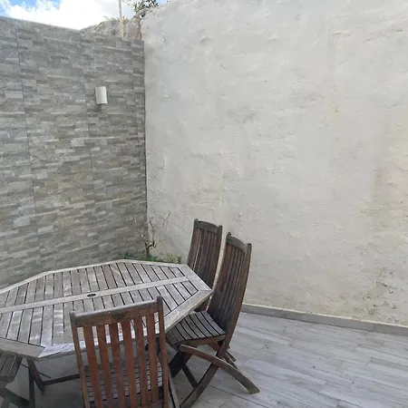 Charming Townhouse In By Assetflow Pro Lägenhet Sliema