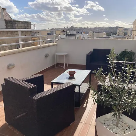 Charming Townhouse In By Assetflow Pro