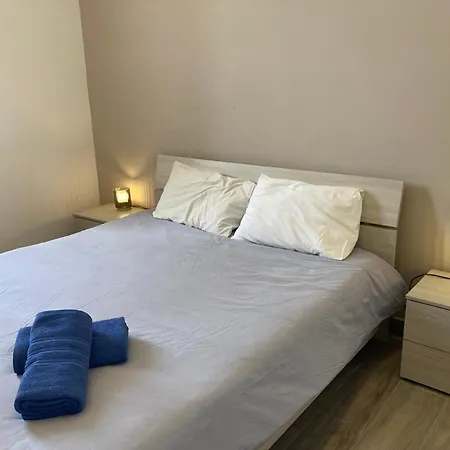 Charming Townhouse In By Assetflow Pro アパート