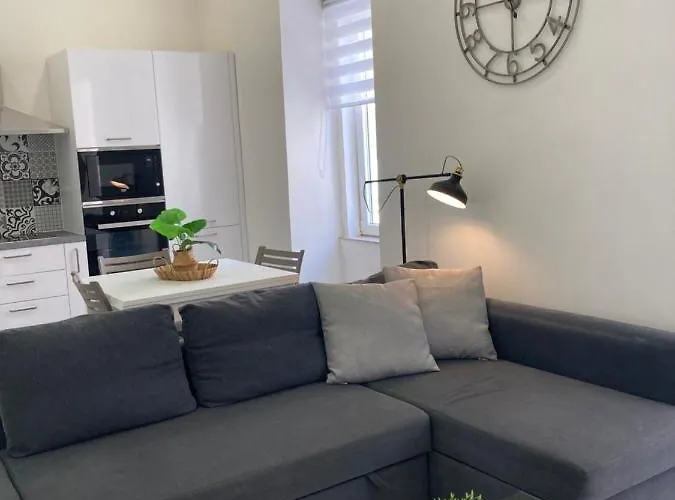 Charming Townhouse In By Assetflow Pro *