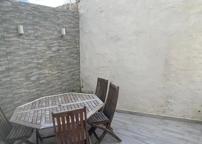 Charming Townhouse In By Assetflow Pro Appartement Sliema