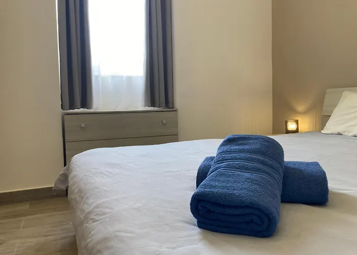 Apartament Charming Townhouse In By Assetflow Pro