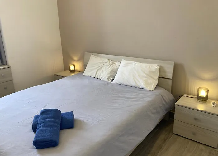 Charming Townhouse In By Assetflow Pro Apartament