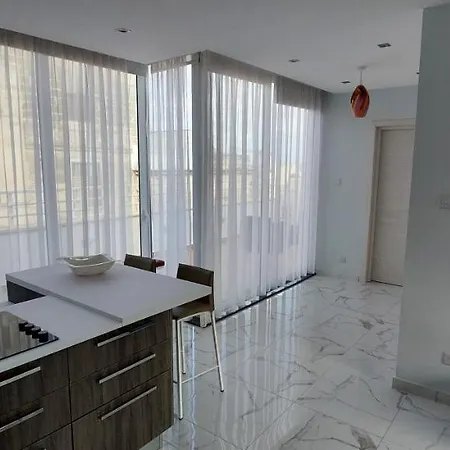 Charming Townhouse In By Assetflow Pro 公寓 斯利马